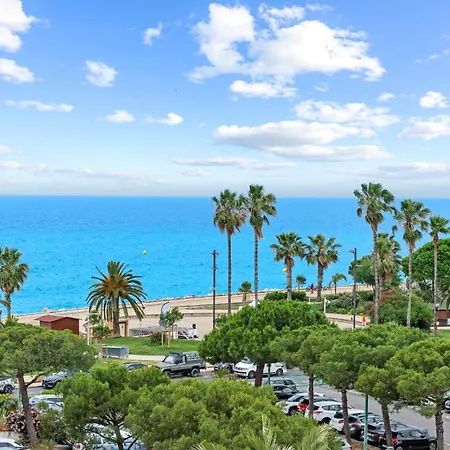 Apartmanhotel Bastion Ideally Located, Brightness, Sea Views 4*