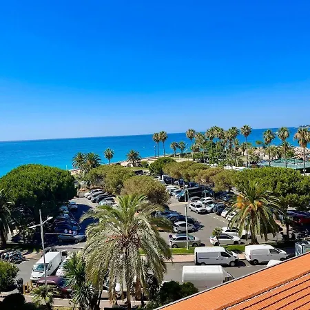 Aparthotel Bastion Ideally Located, Brightness, Sea Views Menton