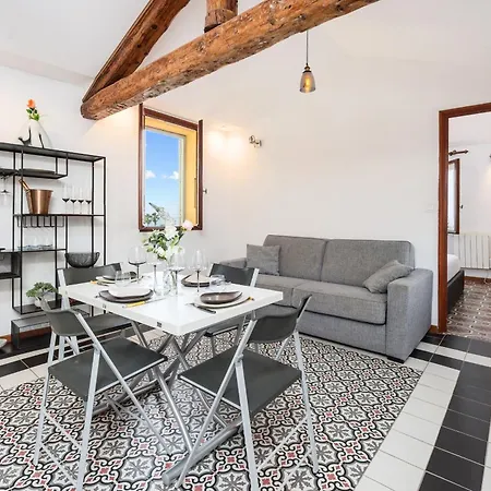 Ξενοδοχείο με διαμερίσματα Bastion Ideally Located, Brightness, Sea Views