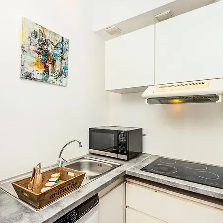 Bastion Ideally Located, Brightness, Sea Views Aparthotel Menton