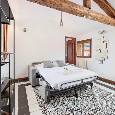 Bastion Ideally Located, Brightness, Sea Views Menton
