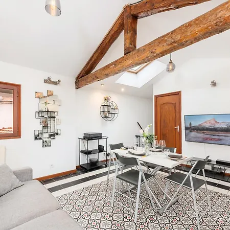 Ξενοδοχείο με διαμερίσματα Bastion Ideally Located, Brightness, Sea Views Μεντόν