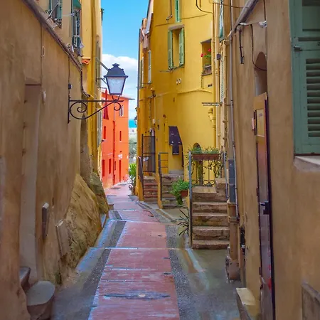 Aparthotel Bastion Ideally Located, Brightness, Sea Views 3*