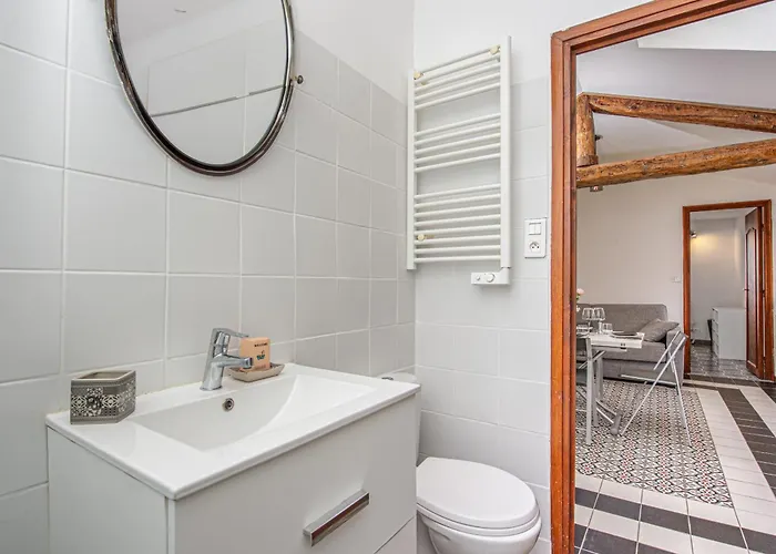 Bastion Ideally Located, Brightness, Sea Views 4* Menton