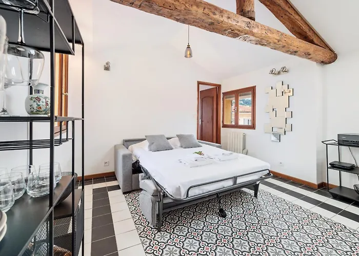 Bastion Ideally Located, Brightness, Sea Views Μεντόν