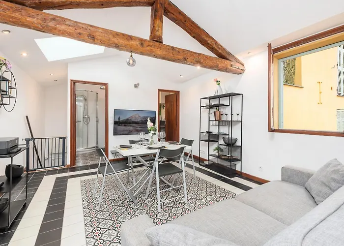 Apartmanhotel Bastion Ideally Located, Brightness, Sea Views 4*