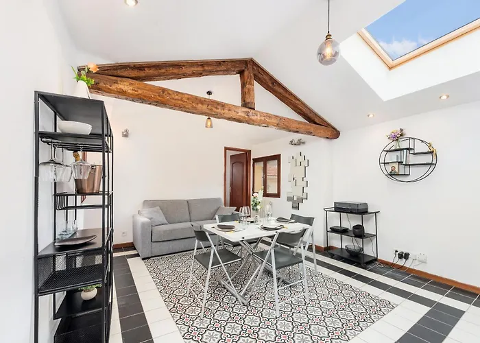 Bastion Ideally Located, Brightness, Sea Views 4* Menton