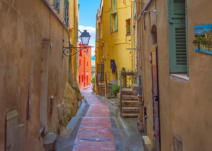 Apartmanhotel Bastion Ideally Located, Brightness, Sea Views 4*